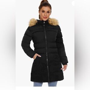 NWOT Women’s long puffer coat with hood. Size medium. Pet and smoke free home.
